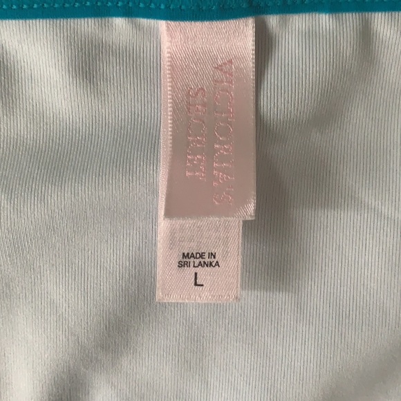 💙Victoria’s Secret triangle Bikini💙 - Picture 2 of 4